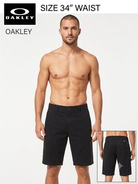 Oakley Men’s Chino Black Shorts 34W